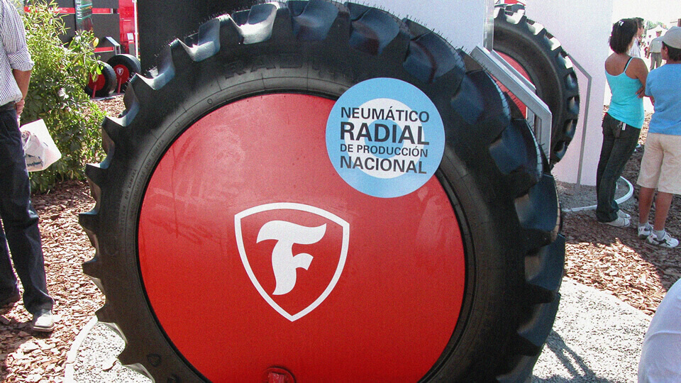 EL PRIMER NEUMÁTICO AGRÍCOLA RADIAL EN LATINOAMERICA